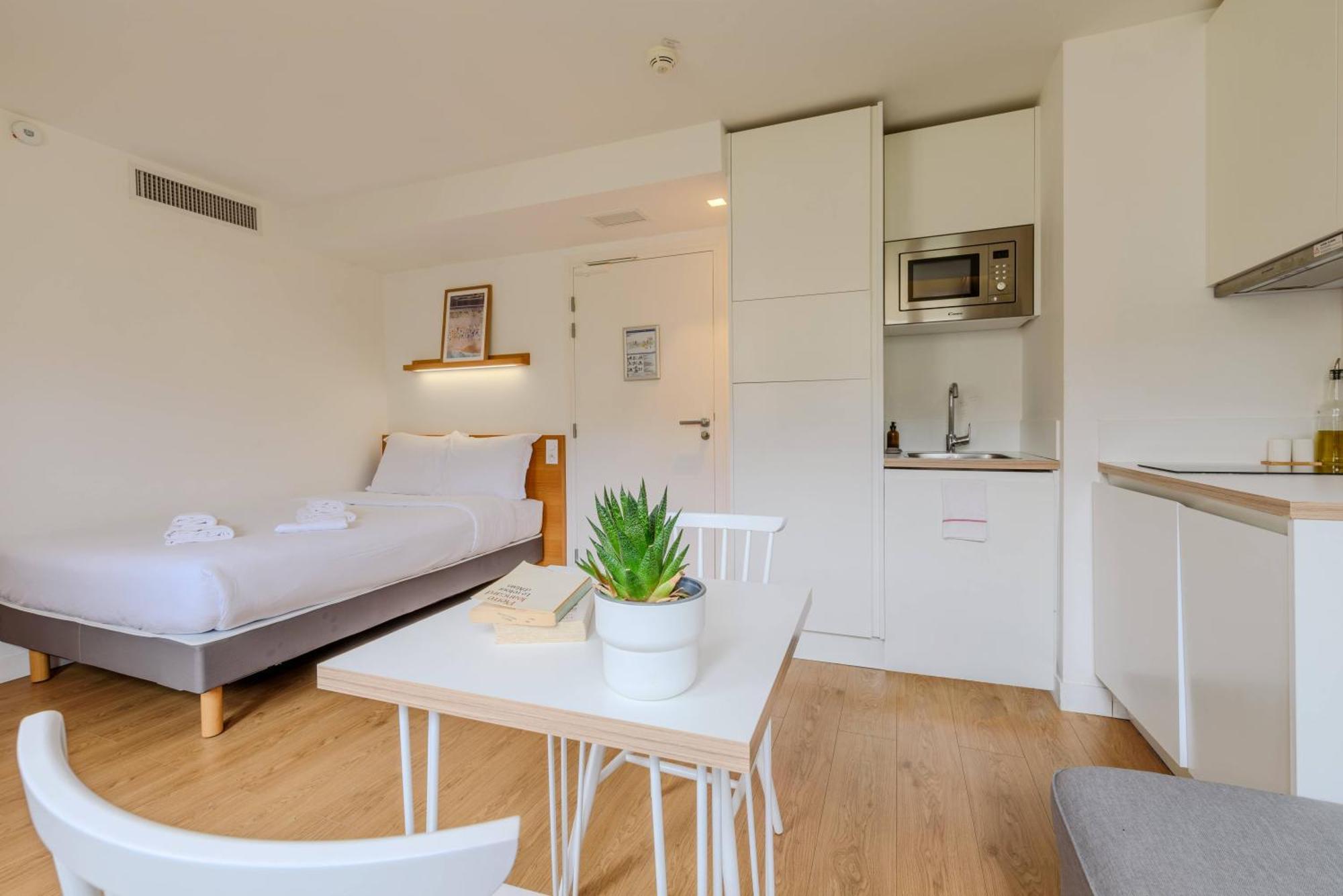 Les Appartements Et Chambres De Montpellier Bagian luar foto